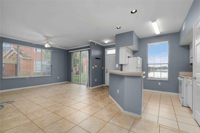 9262 LAKE CHASE ISLAND WAY, Tampa, FL 33626