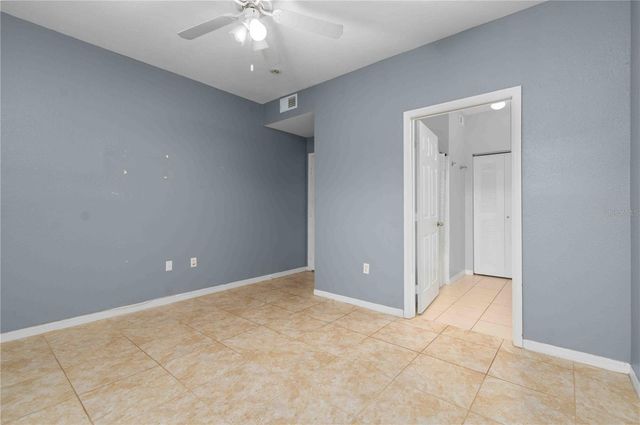 9262 LAKE CHASE ISLAND WAY, Tampa, FL 33626