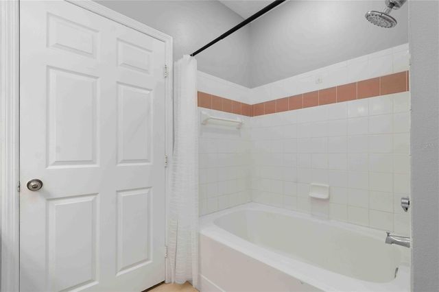 9262 LAKE CHASE ISLAND WAY, Tampa, FL 33626