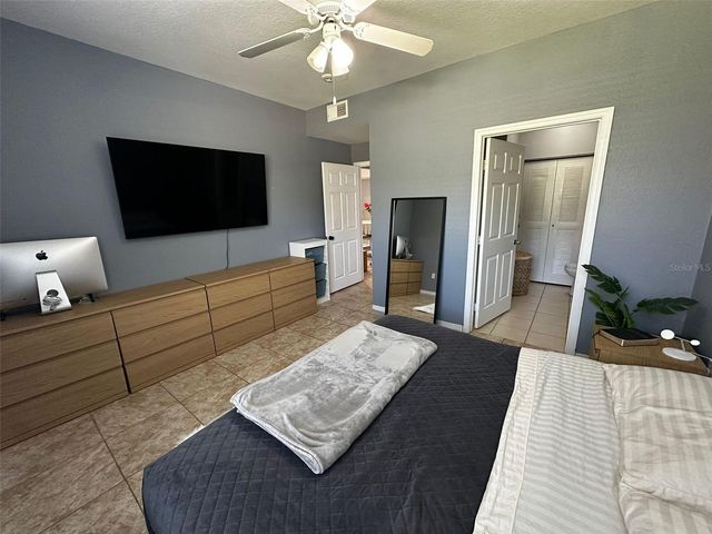 9262 LAKE CHASE ISLAND WAY, Tampa, FL 33626