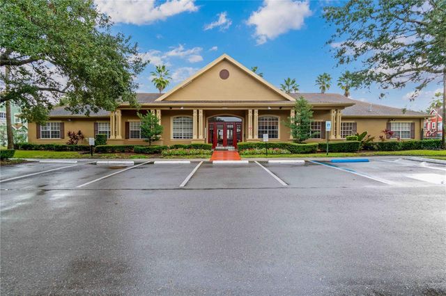 9262 LAKE CHASE ISLAND WAY, Tampa, FL 33626