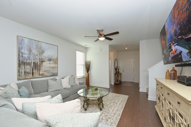 915 Nance Ln, Lebanon, TN 37087