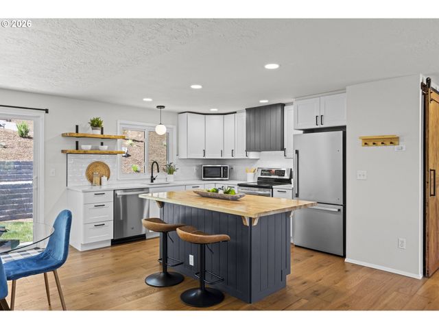 1225 Se CHAPMAN Ave, Troutdale, OR 97060