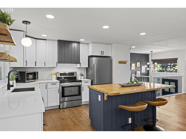 1225 Se CHAPMAN Ave, Troutdale, OR 97060