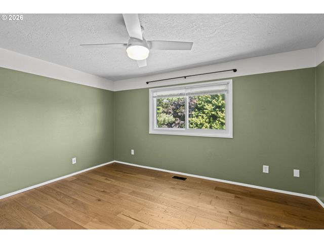 1225 Se CHAPMAN Ave, Troutdale, OR 97060