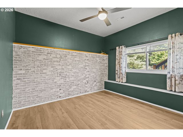 1225 Se CHAPMAN Ave, Troutdale, OR 97060
