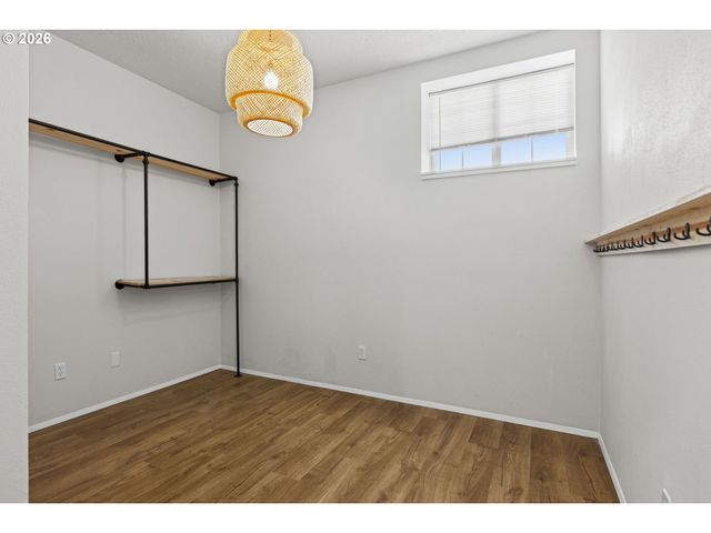 1225 Se CHAPMAN Ave, Troutdale, OR 97060