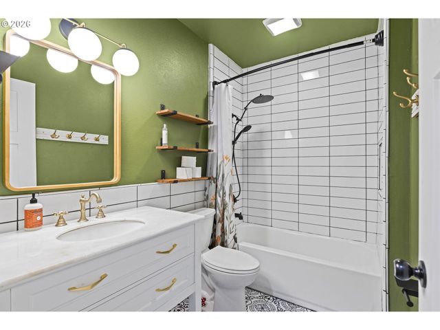 1225 Se CHAPMAN Ave, Troutdale, OR 97060