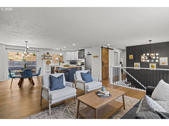 1225 Se CHAPMAN Ave, Troutdale, OR 97060