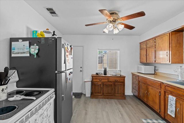 231 Poplar Ave, Manteca, CA 95336