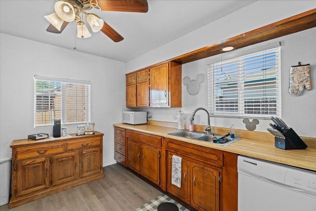 231 Poplar Ave, Manteca, CA 95336