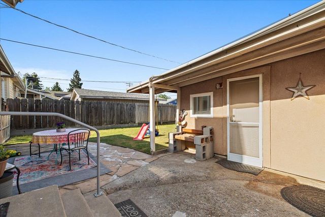 231 Poplar Ave, Manteca, CA 95336
