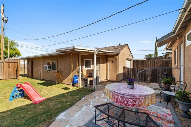 231 Poplar Ave, Manteca, CA 95336