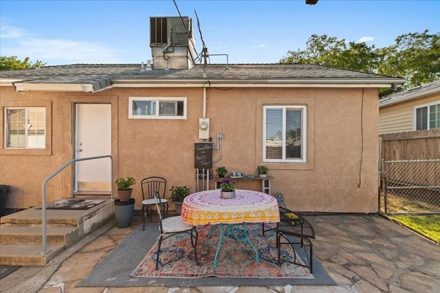 231 Poplar Ave, Manteca, CA 95336