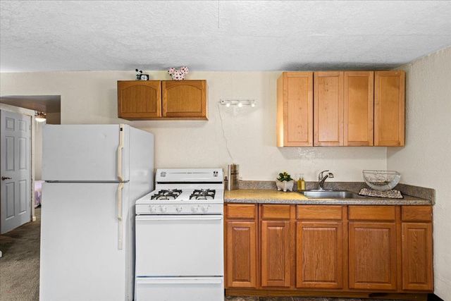 231 Poplar Ave, Manteca, CA 95336