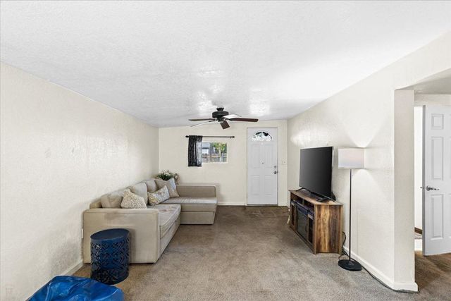 231 Poplar Ave, Manteca, CA 95336