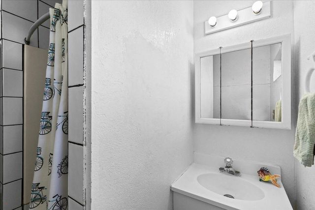231 Poplar Ave, Manteca, CA 95336