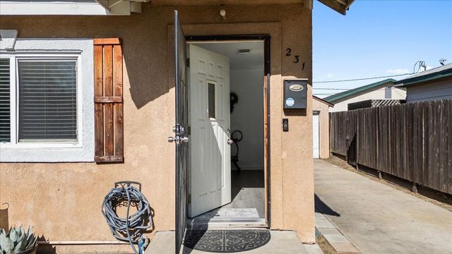 231 Poplar Ave, Manteca, CA 95336