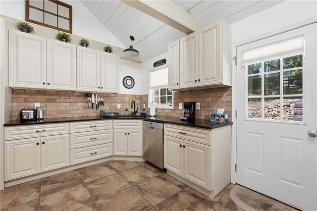 130 Walnut Court, Waleska, GA 30183