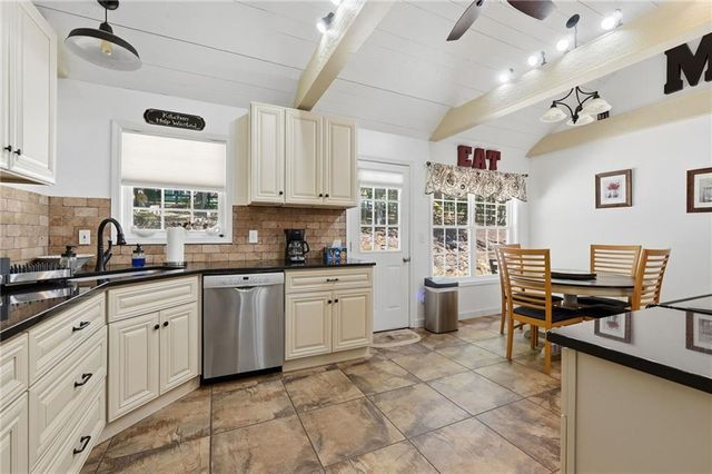 130 Walnut Court, Waleska, GA 30183
