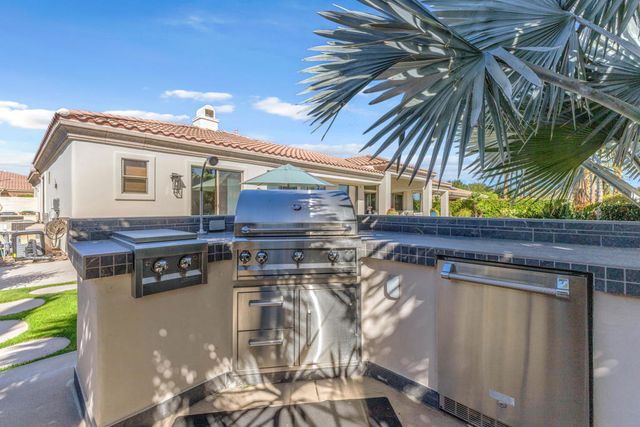 21 Calle La Reina, Rancho Mirage, CA 92270