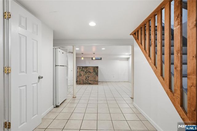 17 E Johnson Avenue, Bergenfield, NJ 07621