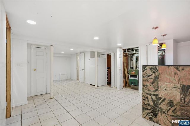 17 E Johnson Avenue, Bergenfield, NJ 07621