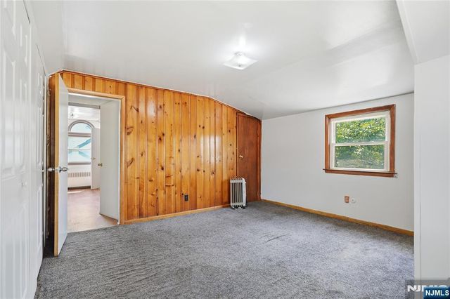 17 E Johnson Avenue, Bergenfield, NJ 07621