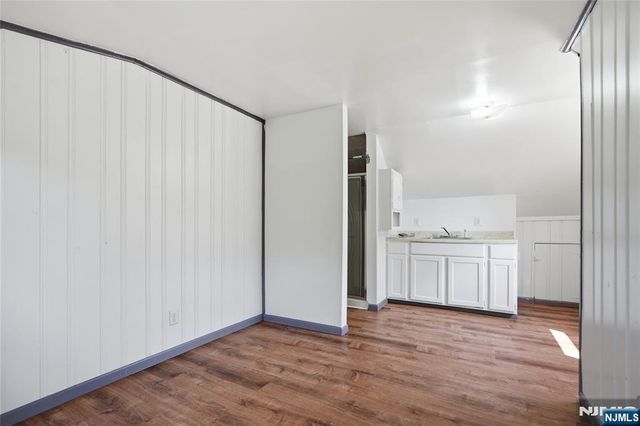 17 E Johnson Avenue, Bergenfield, NJ 07621