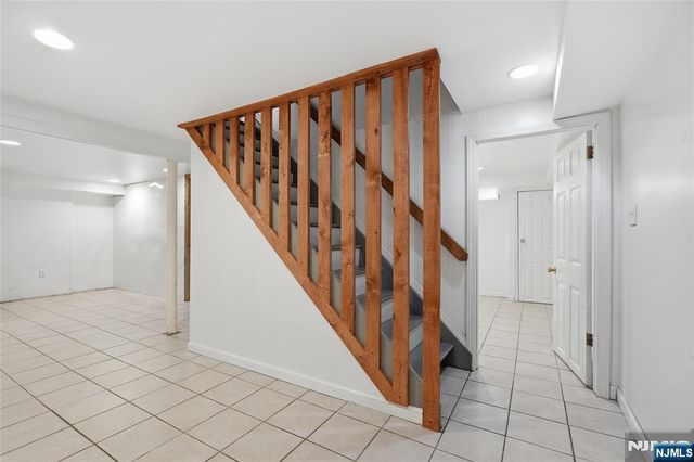 17 E Johnson Avenue, Bergenfield, NJ 07621