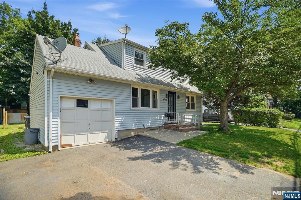 17 E Johnson Avenue, Bergenfield, NJ 07621