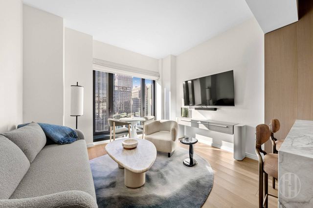 111 W 56th St Apt 41D, New York City, NY 10019