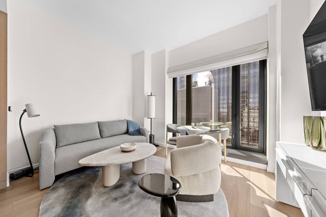111 W 56th St Apt 41D, New York City, NY 10019