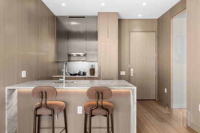 111 W 56th St Apt 41D, New York City, NY 10019