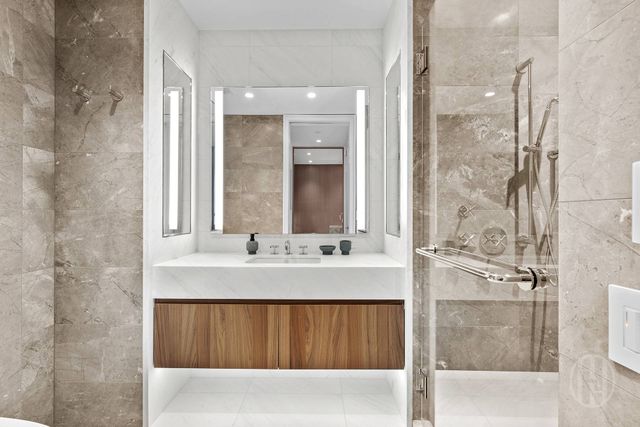 111 W 56th St Apt 41D, New York City, NY 10019
