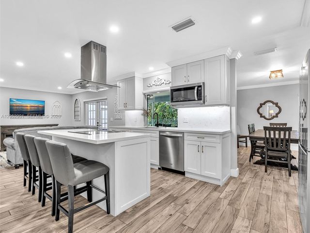8754 SW 50th Pl, Cooper City, FL 33328