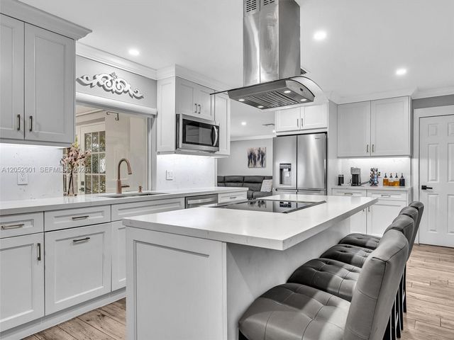 8754 SW 50th Pl, Cooper City, FL 33328