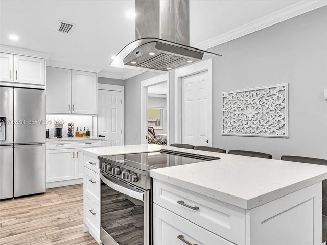 8754 SW 50th Pl, Cooper City, FL 33328