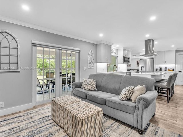 8754 SW 50th Pl, Cooper City, FL 33328