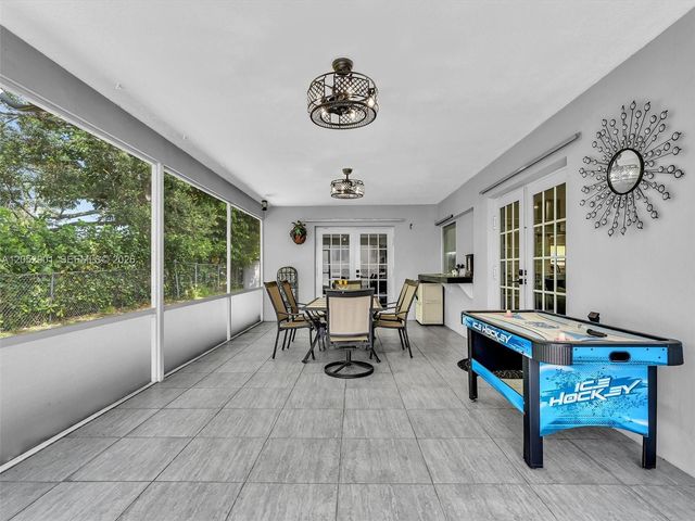 8754 SW 50th Pl, Cooper City, FL 33328