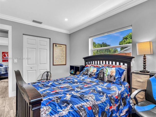 8754 SW 50th Pl, Cooper City, FL 33328