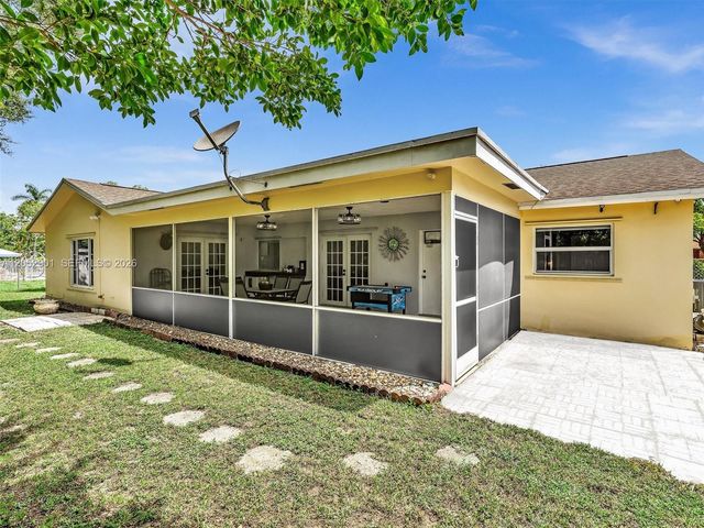 8754 SW 50th Pl, Cooper City, FL 33328