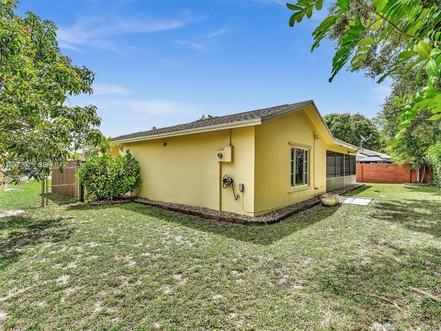 8754 SW 50th Pl, Cooper City, FL 33328