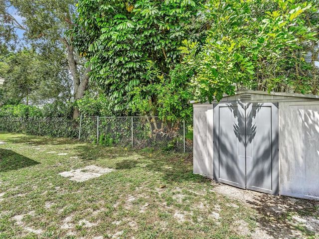 8754 SW 50th Pl, Cooper City, FL 33328