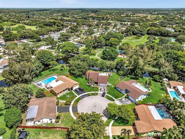 8754 SW 50th Pl, Cooper City, FL 33328