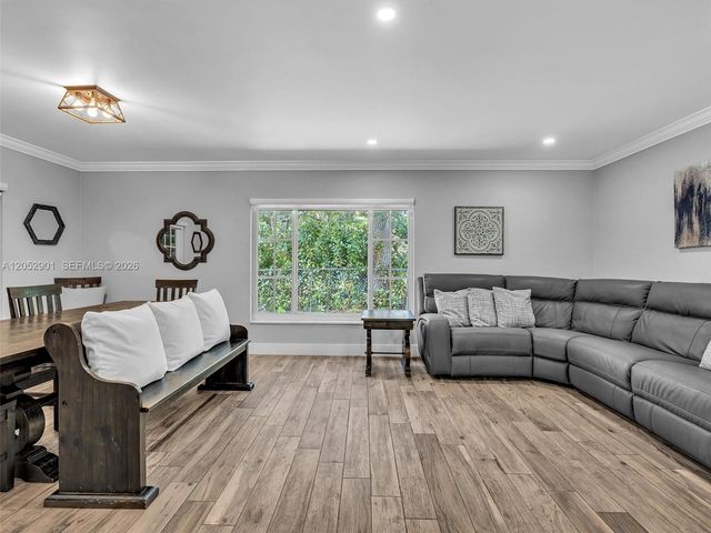 8754 SW 50th Pl, Cooper City, FL 33328