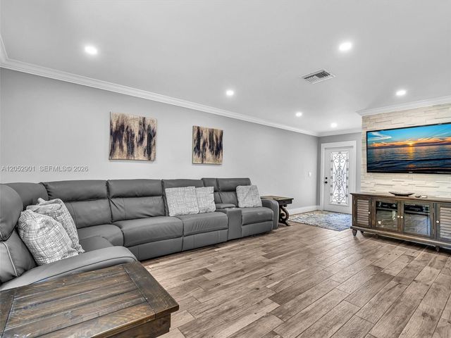 8754 SW 50th Pl, Cooper City, FL 33328