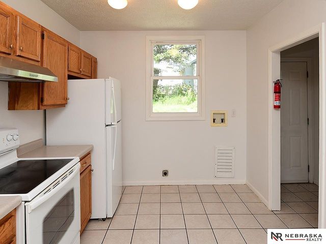 2414 N 45th Street, Omaha, NE 68104