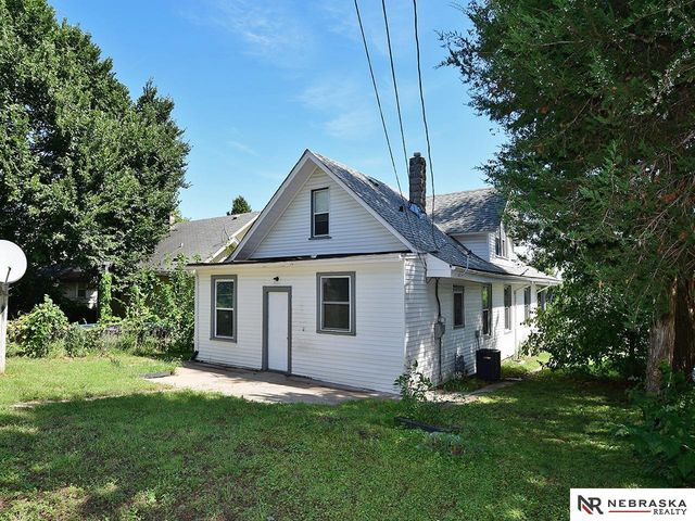 2414 N 45th Street, Omaha, NE 68104