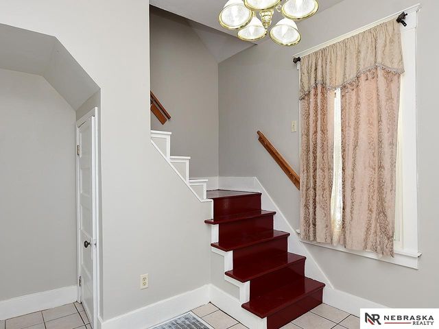 2414 N 45th Street, Omaha, NE 68104